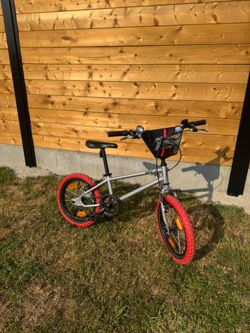 BMX 16 inch zo goed als nieuw beschikbaar voor biedingen