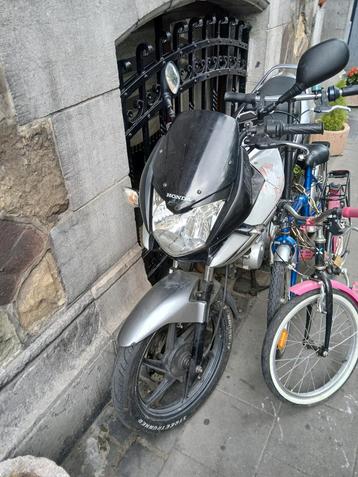 Honda CBF 125 04 66 45 84 05 Appel  1000€ beschikbaar voor biedingen