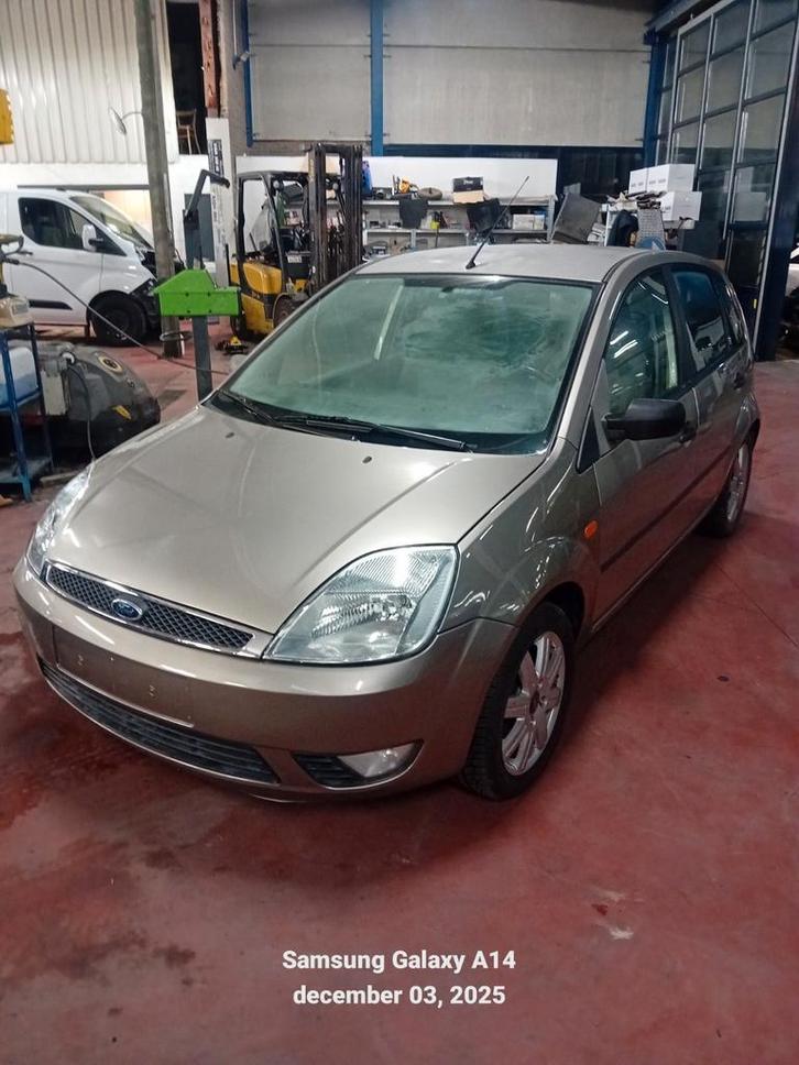 Ford Fiesta 1.4i benzine ghia, Autos, Ford, Particulier, Achat, Fiësta, ABS, Airbags, Air conditionné, Ordinateur de bord, Verrouillage central