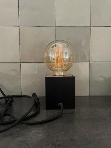 Lucide tafellamp beschikbaar voor biedingen