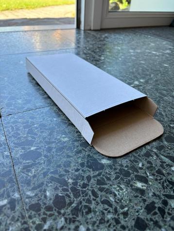 Witte brievenbusdozen - 25,5 x 12 x 2,5 cm - 40 stuks beschikbaar voor biedingen