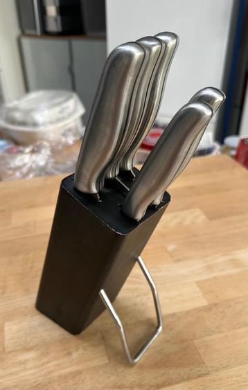 6 Couteaux cuisine avec bloc de rangement beschikbaar voor biedingen