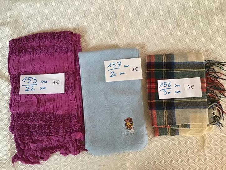 12 dames sjaals aan 3 euro per sjaal, Kleding | Dames, Mutsen, Sjaals en Handschoenen, Zo goed als nieuw, Sjaal, Ophalen of Verzenden