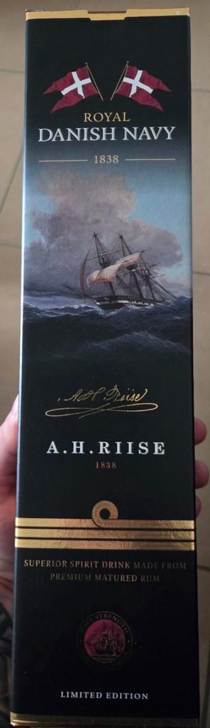 Rhum A.H. Riise Royal Danish Navy 55%, Collections, Vins, Enlèvement ou Envoi