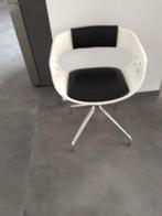 Design stoel zwart wit, Ophalen, Kunststof, Gebruikt, Wit