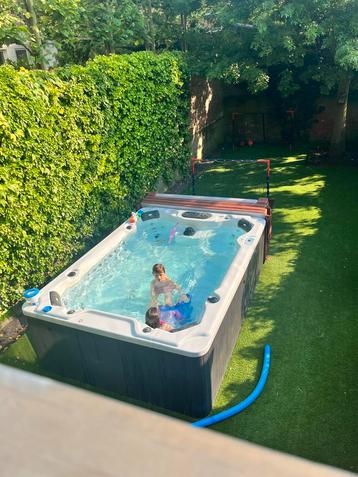 Jacuzzi 3,2m op 2,3m voor 8 personen, 200 à 400 cm, Enlèvement, Utilisé, Rectangulaire
