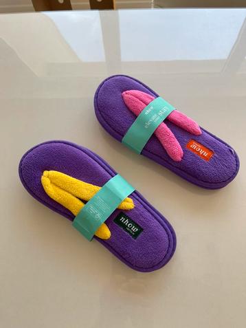 2 paar nieuwe stoffen teenslippers 42-43 beschikbaar voor biedingen
