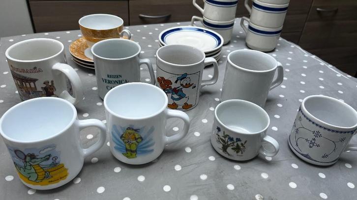 Gratis koppen klein en groot, Huis en Inrichting, Keuken | Servies, Gebruikt, Kop(pen) en/of Schotel(s), Overige stijlen, Overige materialen