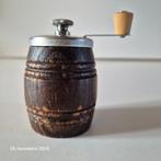 Ancien moulin à poivre en bois forme tonneau vintage, Envoi