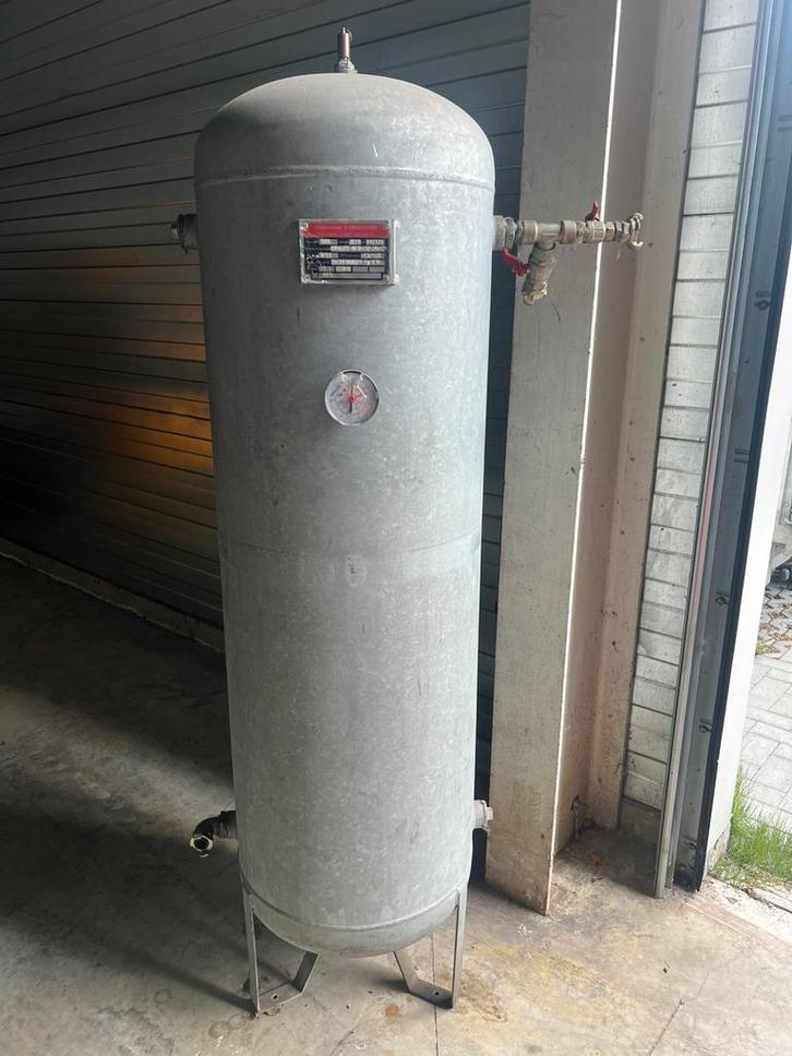 Luchtdrukvat 300L – CE-gekeurd – Zeer goede staat – €450, Doe-het-zelf en Bouw, Compressors, Zo goed als nieuw, Ophalen