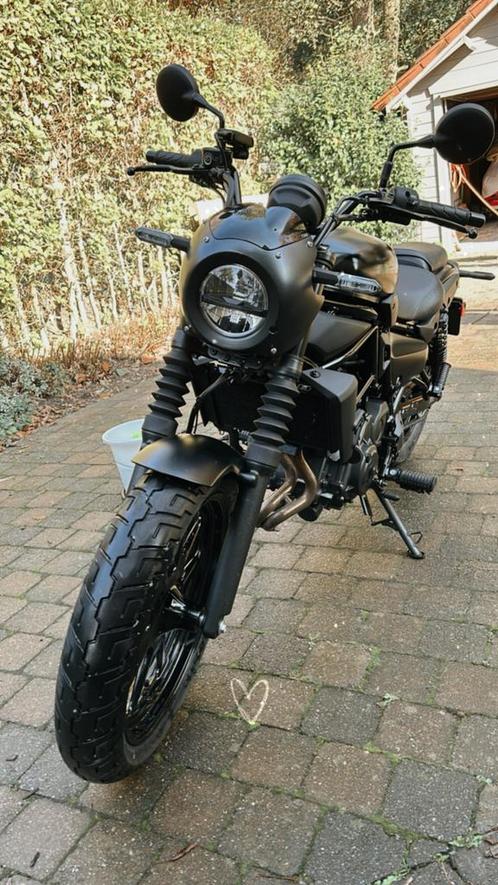 Kawasaki Eliminator SE 500 – 2024 (slechts 2.091 km), Motoren, Motoren | Kawasaki, Particulier, Toermotor, 12 t/m 35 kW, 4 cilinders