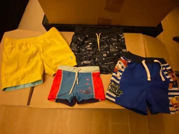 Set van vier zwemshortjes 104/110 beschikbaar voor biedingen