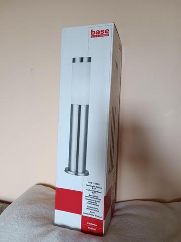 Set van 2 nieuwe buitenlampen beschikbaar voor biedingen
