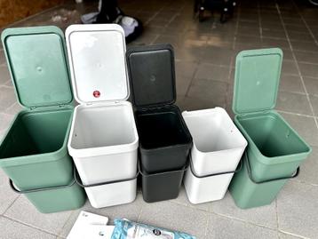 5 Brabantia vuilnisbakken — 2x 25L + 3x 16L, goede staat beschikbaar voor biedingen