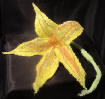 Fleur en feutre faite main : laine d'alpaga, soie (12)