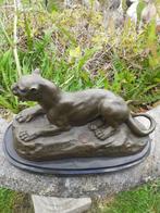 Schitterende liggende bronzen panter gesigneerd op een marme, Antiek en Kunst, Ophalen of Verzenden, Brons