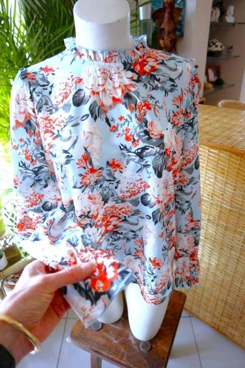 leuk bloemen blouse, Kleding | Dames, Blouses en Tunieken, Zo goed als nieuw, Maat 42/44 (L), Overige kleuren, Ophalen of Verzenden