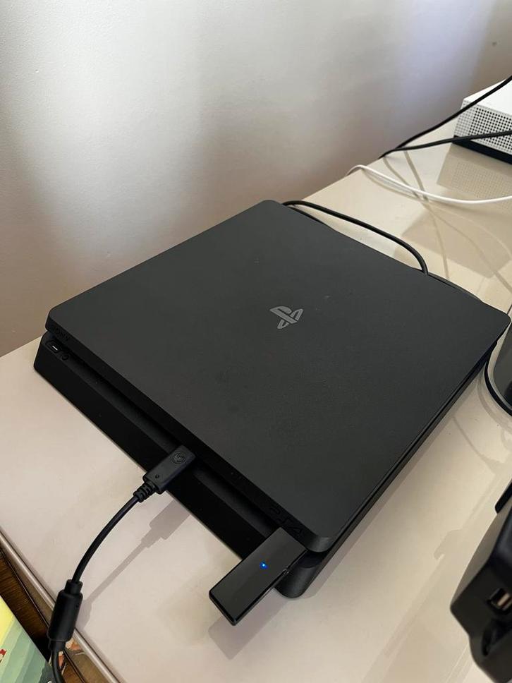 PS4 slim pakket te koop, Games en Spelcomputers, Spelcomputers | Sony PlayStation 4, Zo goed als nieuw, Slim, 1 TB, Met 1 controller