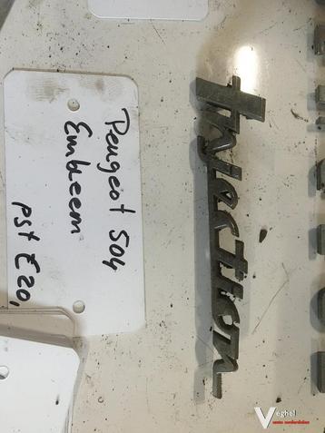 Peugeot 504 diverse embleems beschikbaar voor biedingen