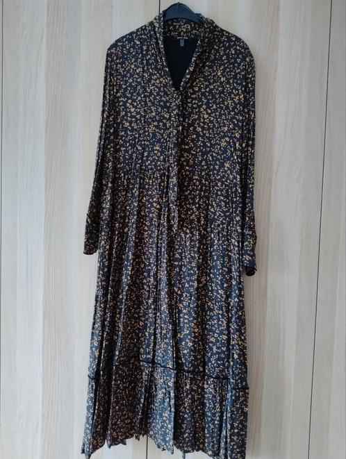 Robe longue Marie Mero taille 44, Kleding | Dames, Jurken, Zo goed als nieuw, Maat 42/44 (L), Zwart, Onder de knie, Ophalen of Verzenden