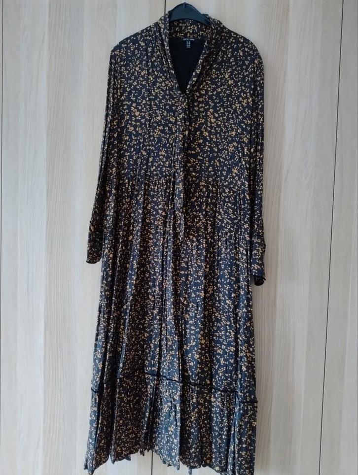 Robe longue Marie Mero taille 44, Kleding | Dames, Jurken, Zo goed als nieuw, Maat 42/44 (L), Zwart, Onder de knie, Ophalen of Verzenden