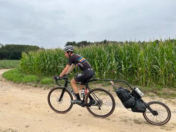 custom build fietstrailer voor bikepacking disponible aux enchères