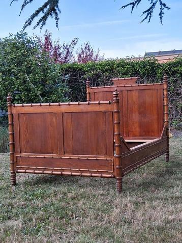 Antiek 19de eeuws faux bamboe bed beschikbaar voor biedingen