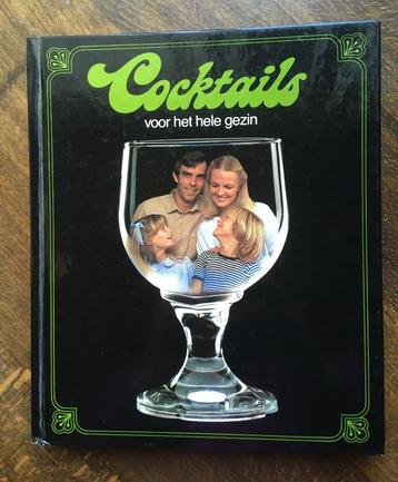 Vintage boek seventies Cocktails voor het hele Gezin beschikbaar voor biedingen