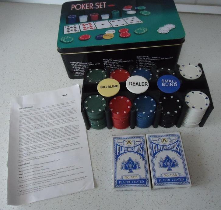 Volledige Poker set in blikken doos in goede staat !, Hobby en Vrije tijd, Gezelschapsspellen | Overige, Zo goed als nieuw, Een of twee spelers