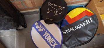 beschermhoes voor tennisracket en 2 badmintonracketten beschikbaar voor biedingen