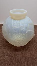Globe abat-jour opaline Art Déco Ø25 cm – verre pressé, Antiquités & Art, Enlèvement