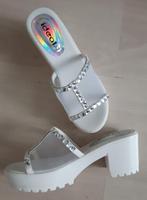 Sandale mule blanche multi strass, voile , talon épais 37, Kleding | Dames, Schoenen, Autre, Wit, Zo goed als nieuw, Sandalen of Muiltjes