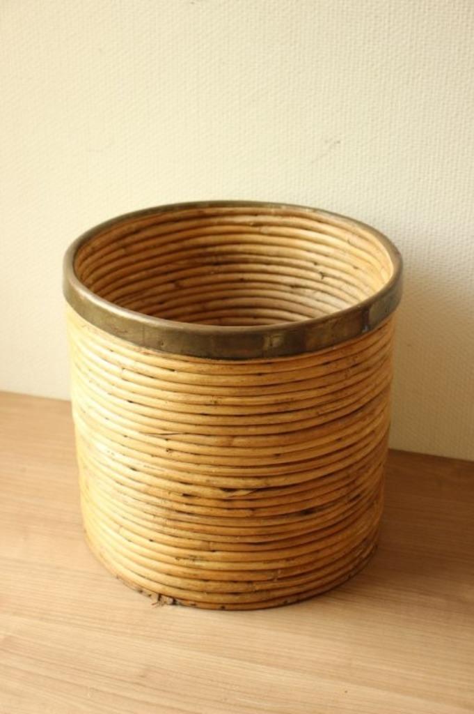 Vintage Rotan en messing plantenbak, Antiek en Kunst, Kunst | Designobjecten, Ophalen of Verzenden