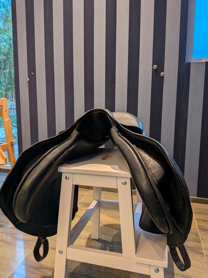 leren zadel 250€, Animaux & Accessoires, Chevaux & Poneys | Selles, Utilisé, Autres espèces, Enlèvement