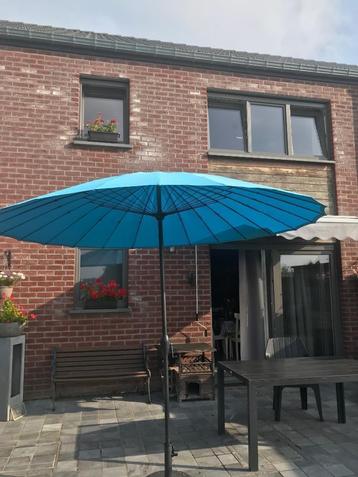Parasol beschikbaar voor biedingen