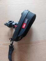 Deze universele gps- en/of smartphonehouder van Givi laat zi, Ophalen of Verzenden, Zo goed als nieuw