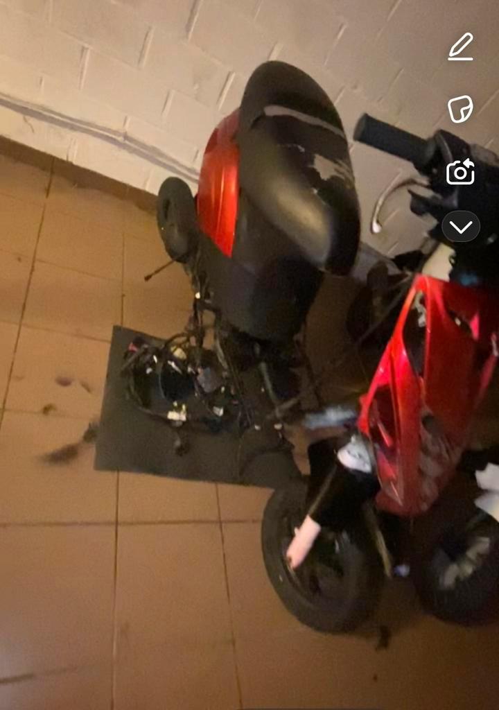 Piaggo zip 4t, Fietsen en Brommers, Scooters | Piaggio, Gebruikt, Zip, Klasse A (25 km/u), Benzine, Ophalen