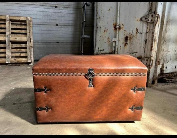 Koffer of kist jaren '40 - '70 handig en decoratief, Huis en Inrichting, Woonaccessoires | Kisten, Gebruikt, 50 tot 75 cm, 50 tot 75 cm
