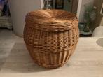 Ronde rieten mand met deksel (38 cm hoog), Huis en Inrichting, Woonaccessoires | Schalen en Manden, Mand, Rond, Ophalen of Verzenden
