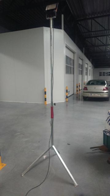 50 watt 4000 lumen bouwlamp  beschikbaar voor biedingen