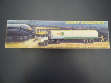 Super Toys Bijttractor Unic BP. 887 beschikbaar voor biedingen