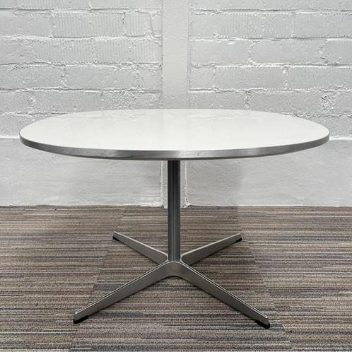 FRITZ HANSEN Supercircular A222	coffee table, Huis en Inrichting, Tafels | Bijzettafels, Zo goed als nieuw, Rond, 45 tot 60 cm