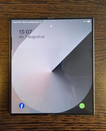Samsung Z fold 6 met 1 jaar garantie en cover beschikbaar voor biedingen