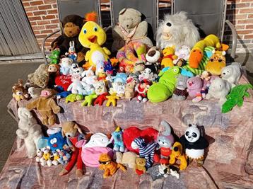 Pluche dieren e.a. beschikbaar voor biedingen