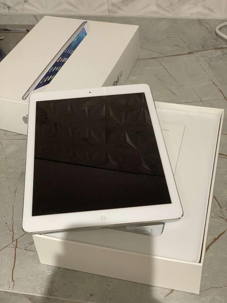 IPADAIR TEKOOP, Computers en Software, Apple iPads, Zo goed als nieuw, Apple iPad Air, Wi-Fi, Zilver, Ophalen