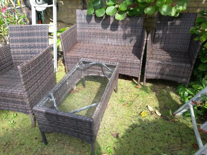 tuinset- loungset, Tuin en Terras, Tuinsets en Loungesets, Gebruikt, Tuinset, Kunststof, 4 zitplaatsen, Bijzettafel, Ophalen