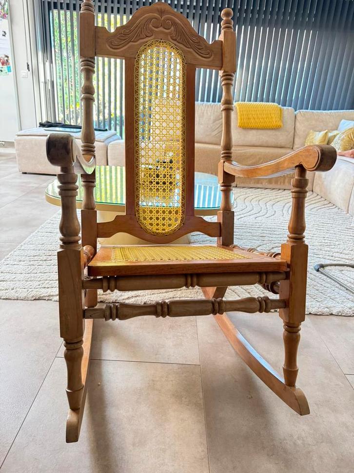 Prachtige klassieke schommelstoel, Antiek en Kunst, Antiek | Meubels | Stoelen en Sofa's, Ophalen