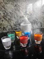 Karaf en 6 + 5 glazen met pied-de-poulepatroon, Ophalen of Verzenden