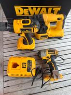 Dewalt set 2 batterijen en een oplader, Doe-het-zelf en Bouw, Gereedschap | Boormachines, Ophalen of Verzenden