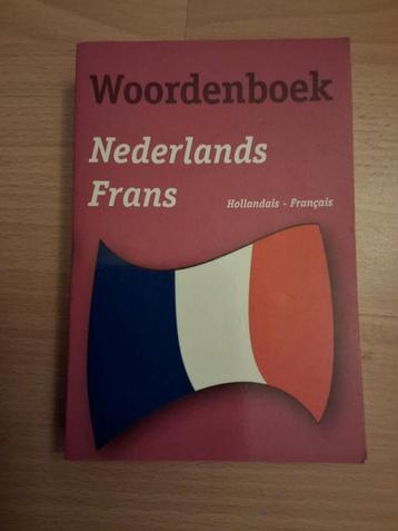 Woordenboek Nederlands-Frans beschikbaar voor biedingen